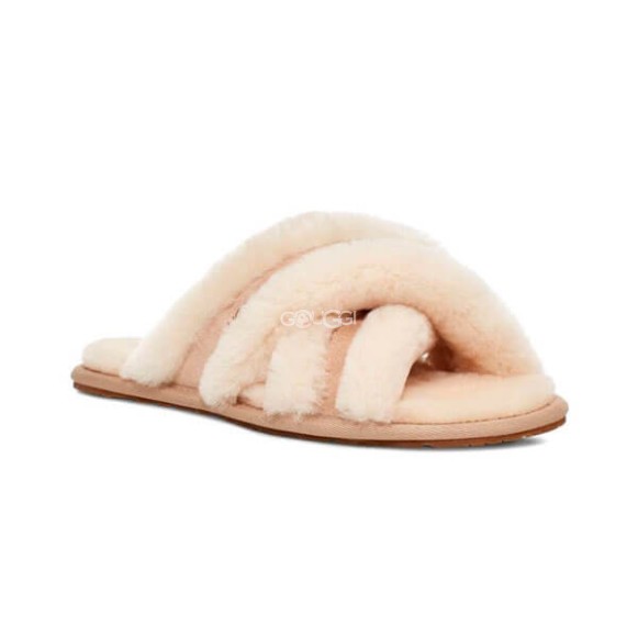 Женские тапочки Ugg Slippers Scuffita Sand