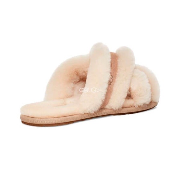 Женские тапочки Ugg Slippers Scuffita Sand